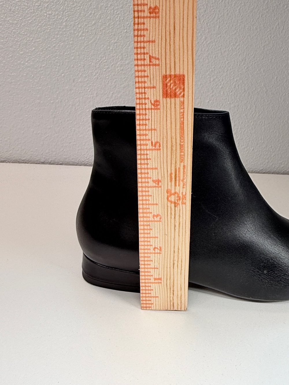 Aquatalia Waterproof Black Leather Pointed Toe Ankle Booties size 7.5 sleek - Picture 4 of 15